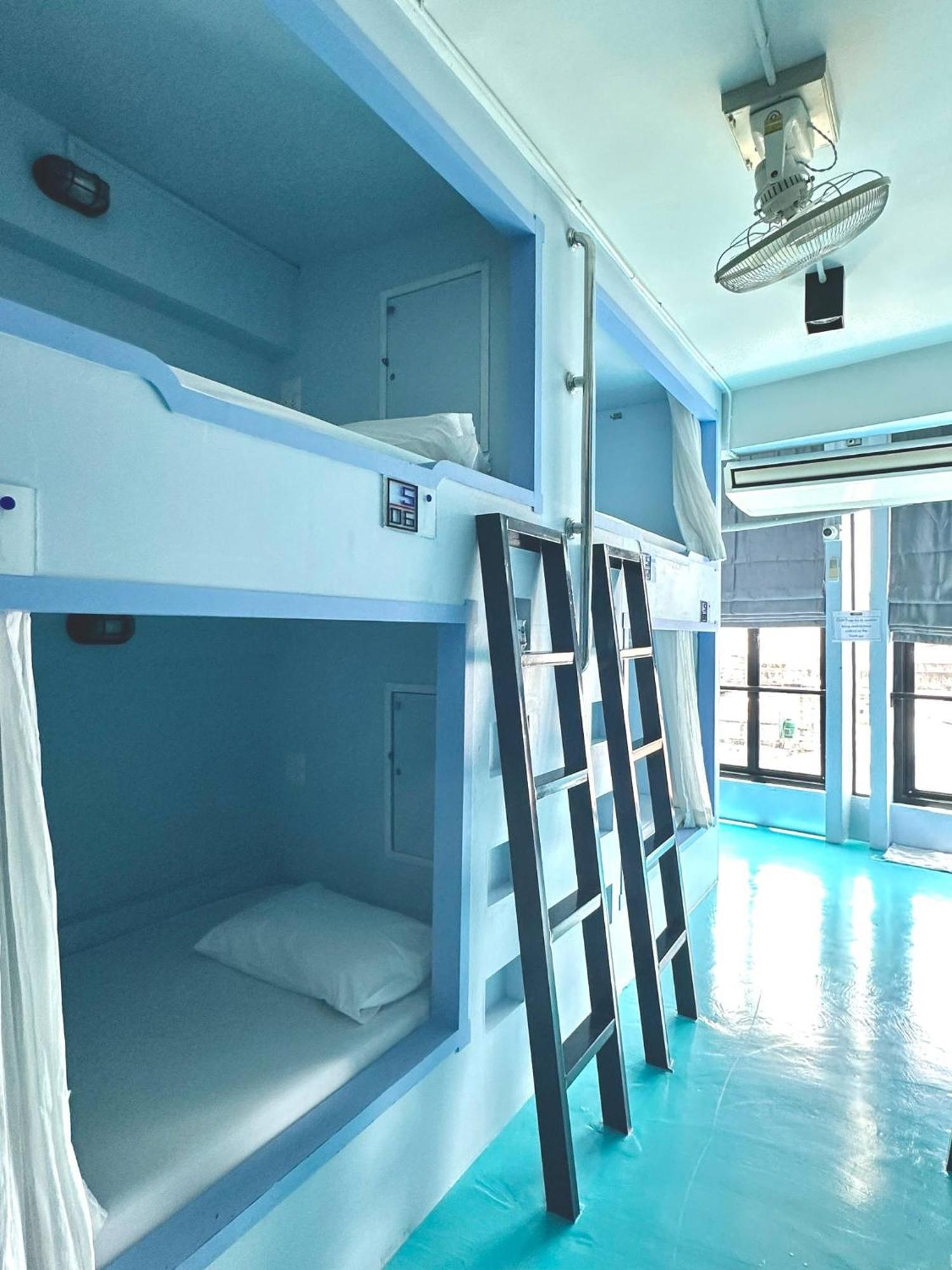 The Port Hostel Surat Thani Extérieur photo