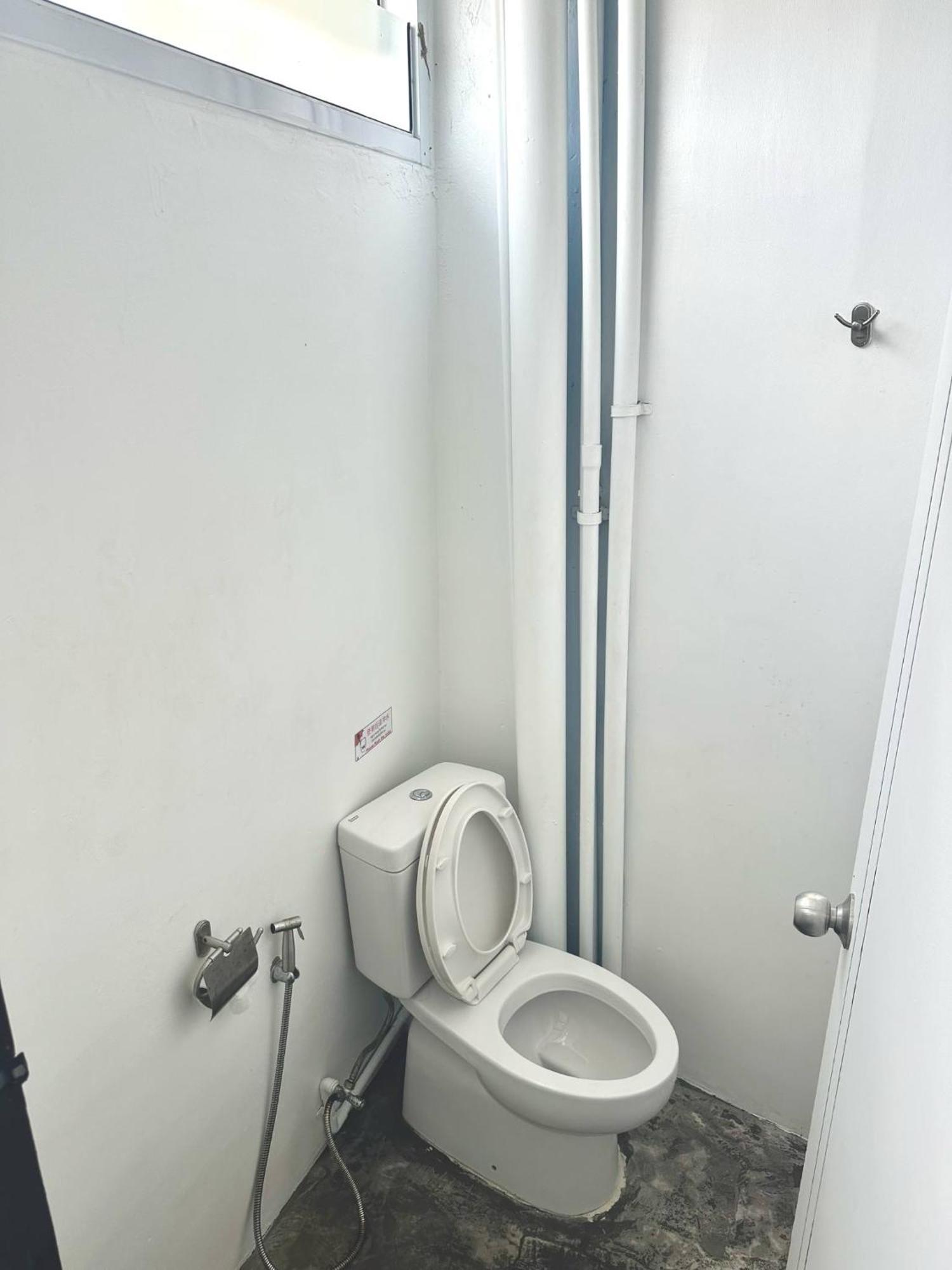 The Port Hostel Surat Thani Extérieur photo