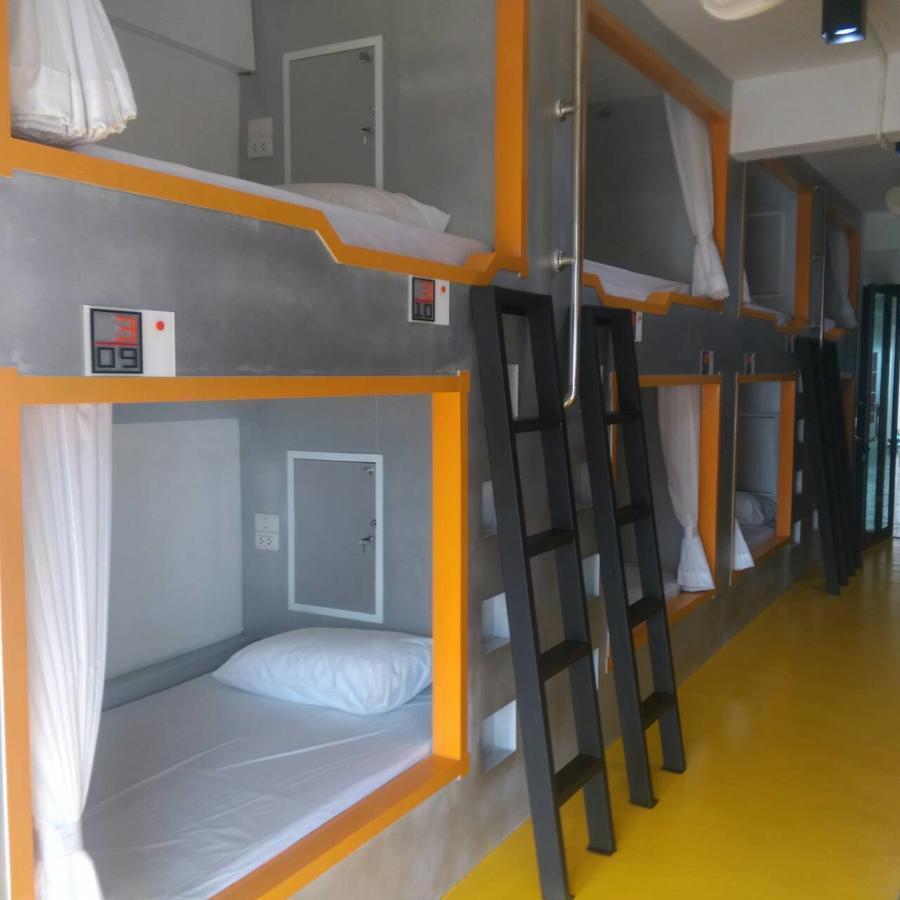 The Port Hostel Surat Thani Extérieur photo