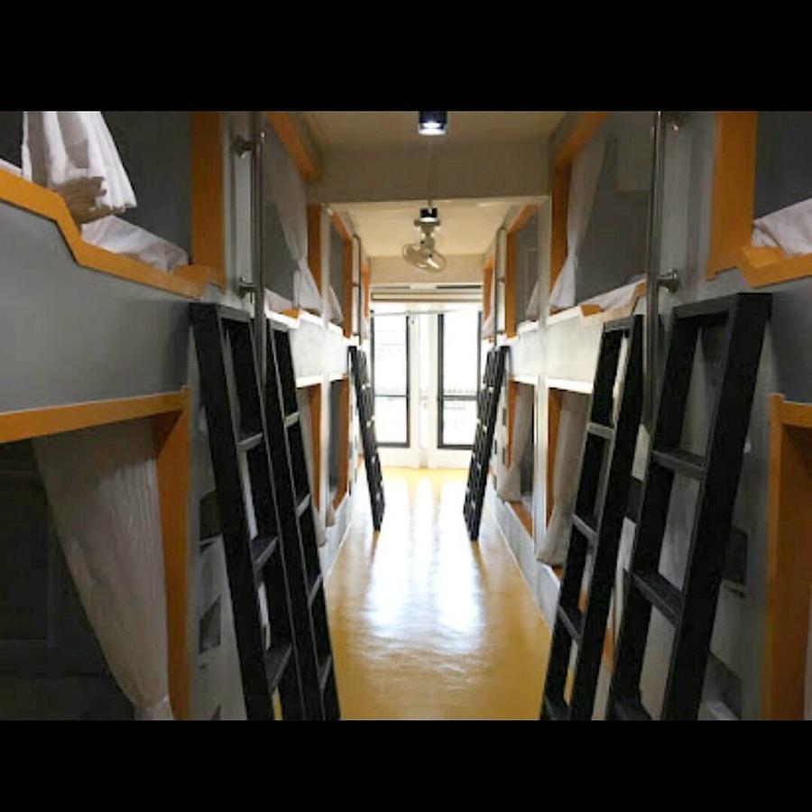 The Port Hostel Surat Thani Extérieur photo