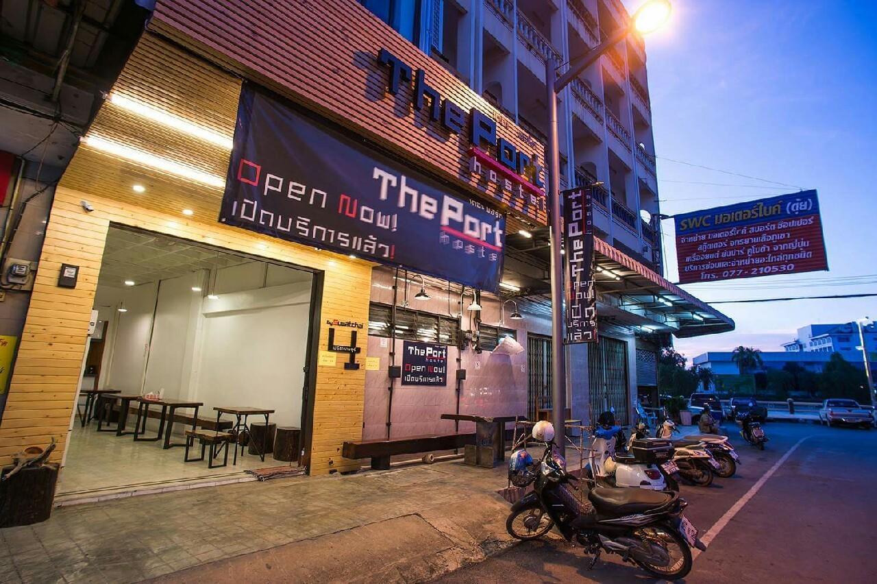 The Port Hostel Surat Thani Extérieur photo