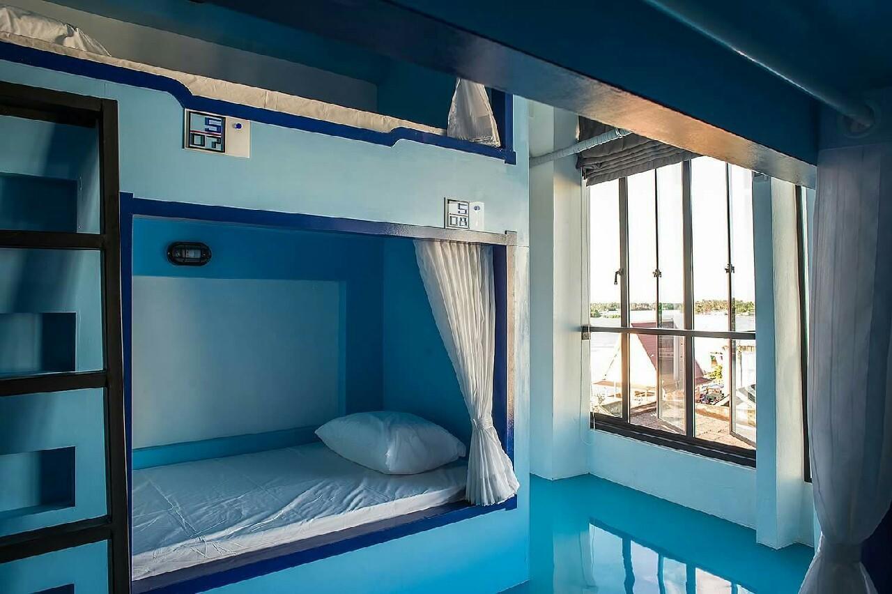 The Port Hostel Surat Thani Extérieur photo