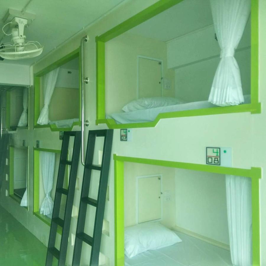 The Port Hostel Surat Thani Extérieur photo